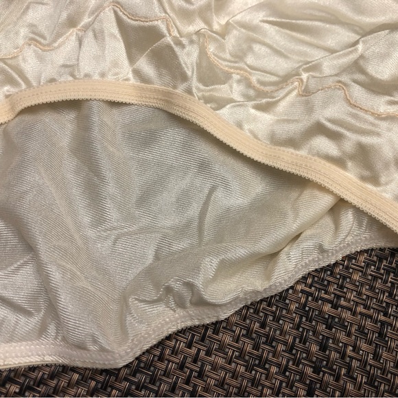 Dixie Belle bloomer shiny plus size panties Sz: 15 NWT - Picture 5 of 7